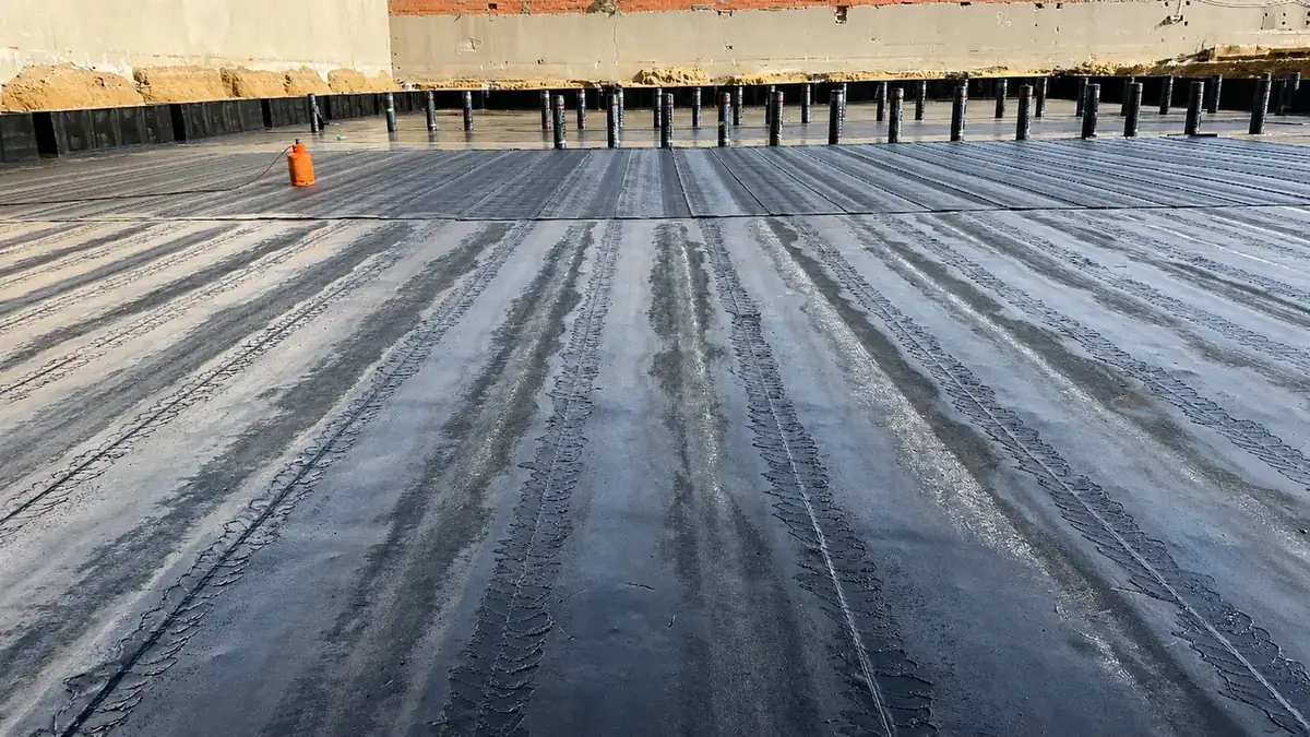 صب الأسمنت وأعمال العزل — الصورة 1